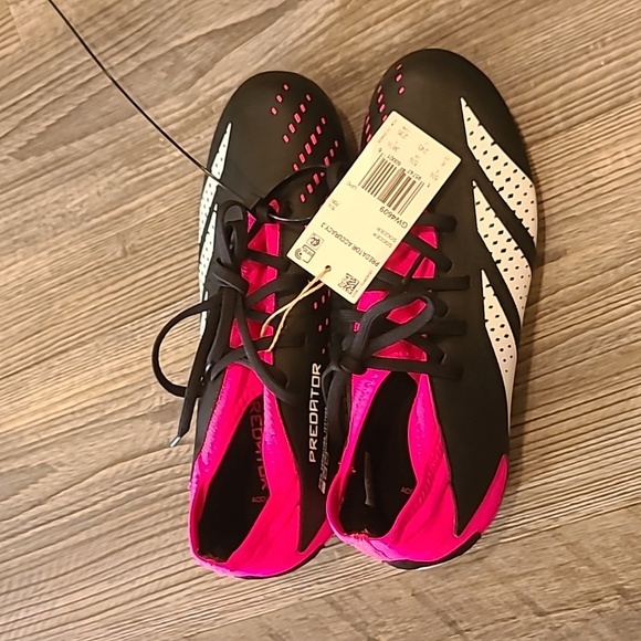 Adidas Accuracy.3  Soccer Cleats Size 5 - Picture 5 of 6